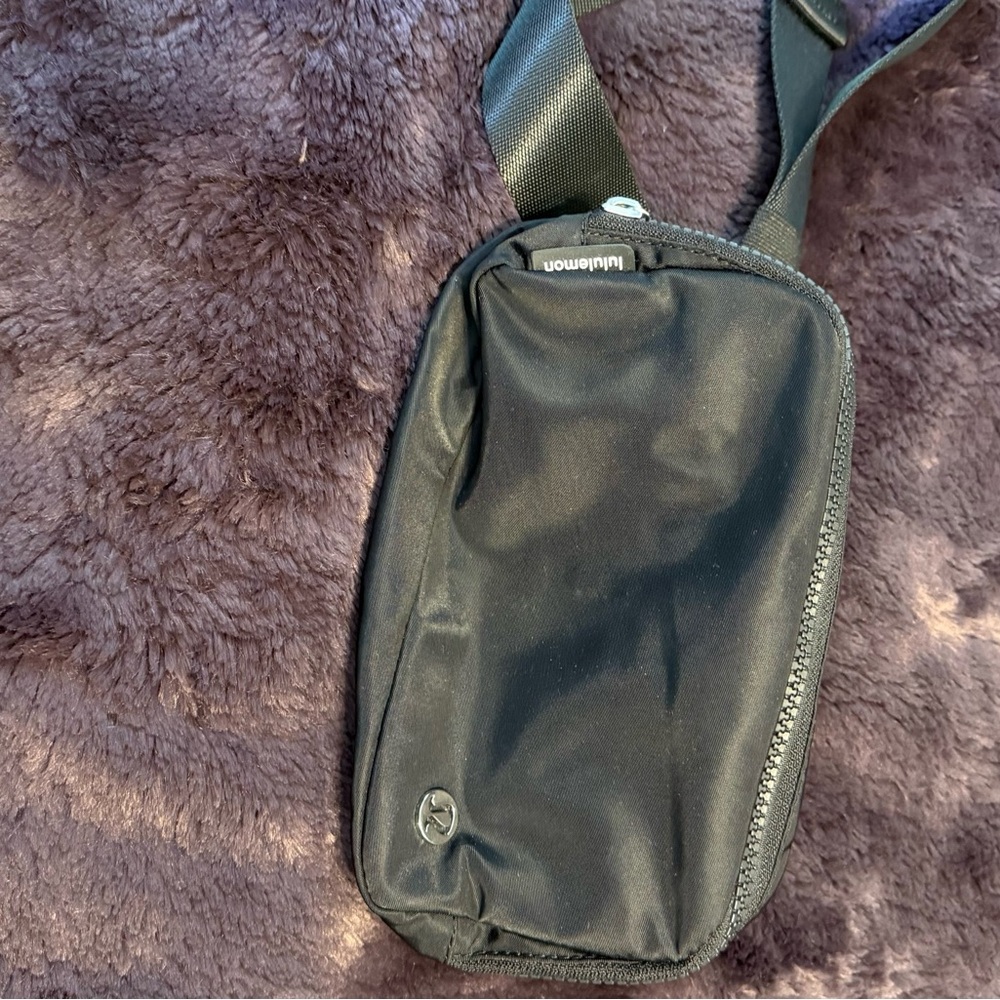 Lululemon belt bag